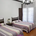 De Montana La Casa Grande Pensionat Nogueruelas